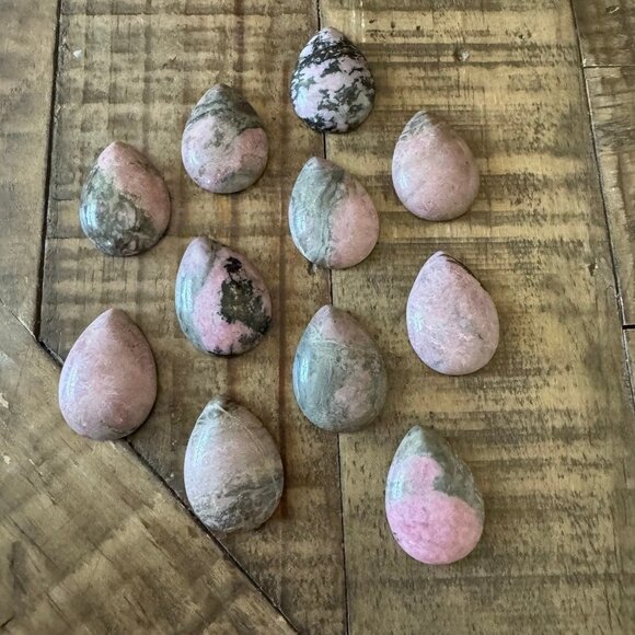 Teardrop Rhodonite Cabochon 22x30mm - Picture 1 of 4